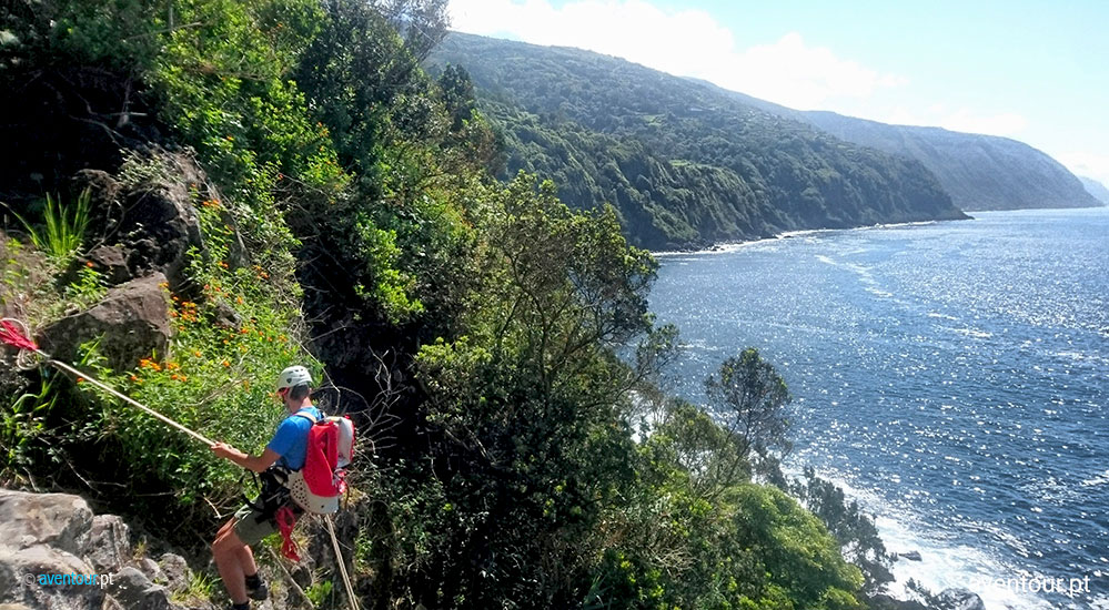 Formação de Iniciação ao Canyoning na Ilha de São Jorge - Açores