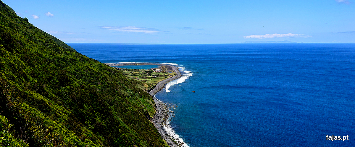 Fajã da Caldeira de Santo Cristo - Rota das Fajãs na Ilha de São Jorge - Açores